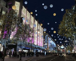 Christmas lights Oxford Street international student bloggers